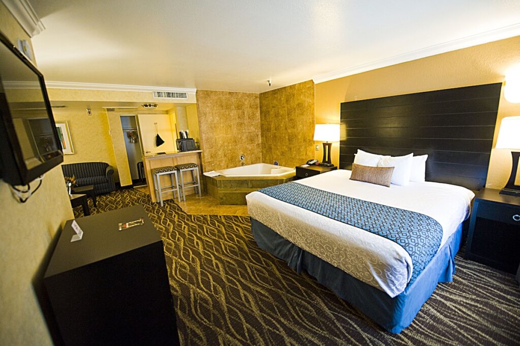 Hotel dLins Ontario Airport - Image 3